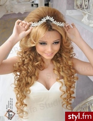 Blond Rozpuszczone Kręcone z grzywką Ślubne Długie Fryzury