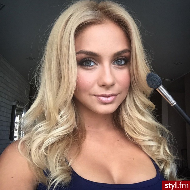 Blond Rozpuszczone Kręcone Na co dzień Długie Fryzury