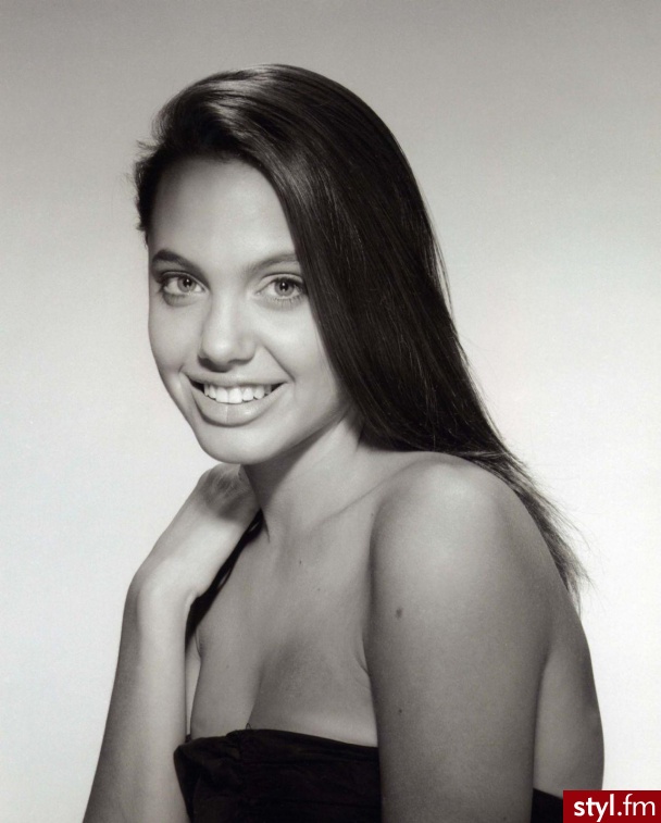 ANGELINA JOLIE - Misz-masz