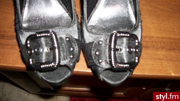 http://www.allegro.pl/show_item.php?item=2118131538 - Czółenka Buty Moda