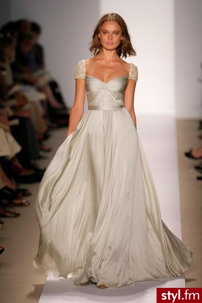 Sukienki Moda