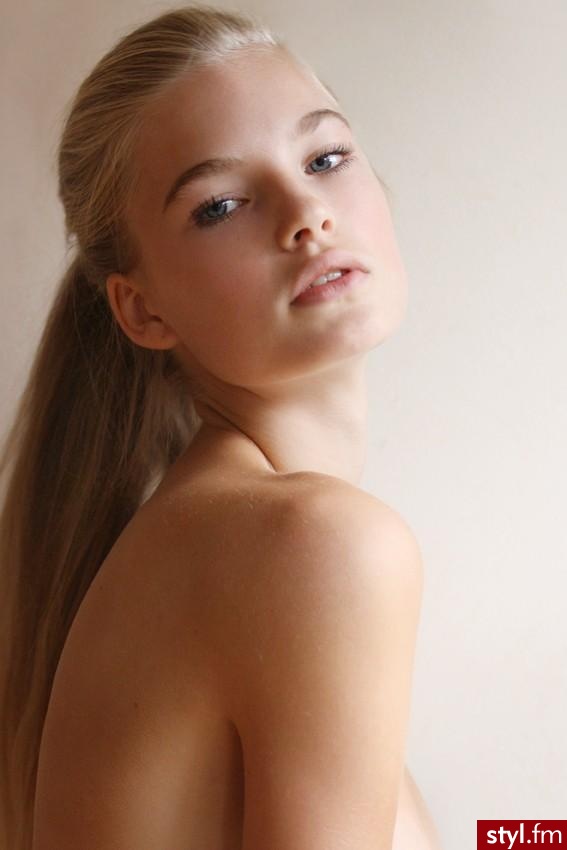 Średnie Fryzury
