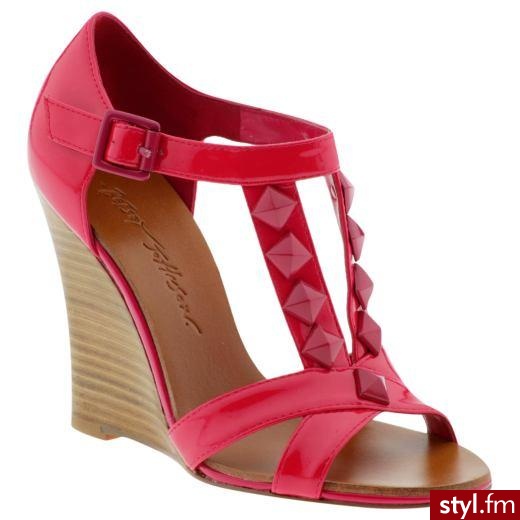 Betsey Johnson - 190$ dostępna także w kolorze czarnym - Pozostałe Buty Moda