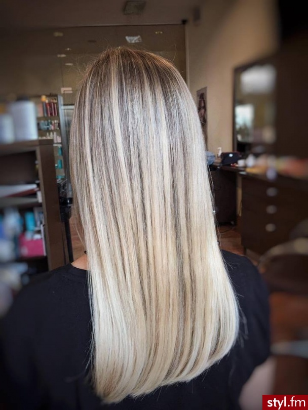 fryzjer warszawa sombre z Olaplex salon for hair - Blond Rozpuszczone Proste Na co dzień Długie Fryzury