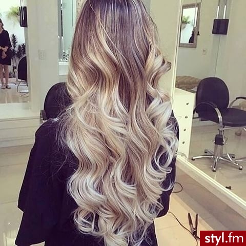 Blond Rozpuszczone Kręcone Na co dzień Długie Fryzury