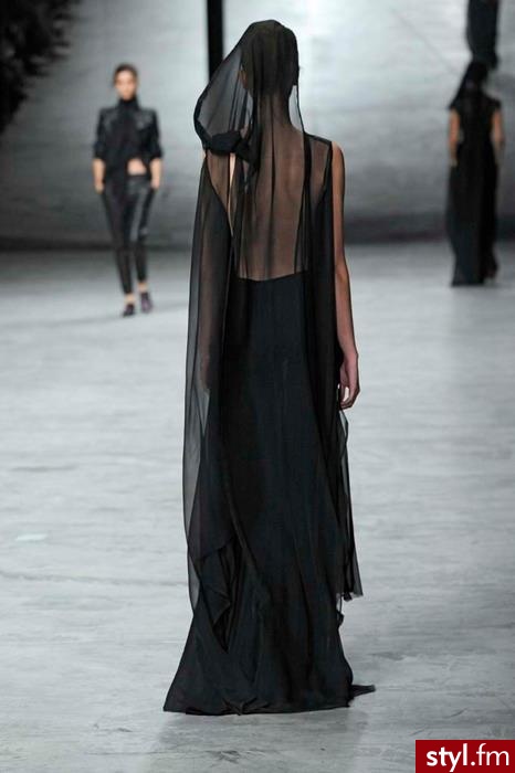 Sukienki Moda