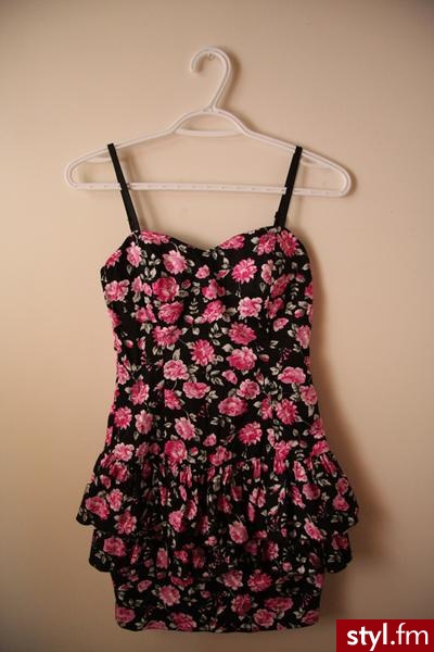 Sukienki Moda