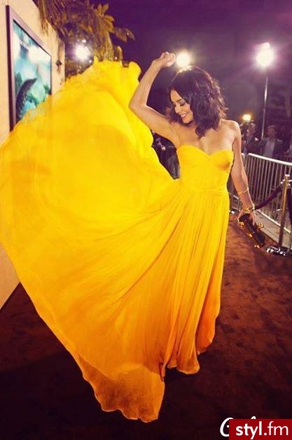 Vanessa Hudgens - Wieczorowe Sukienki Moda