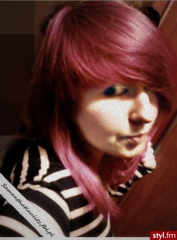 LOVE <33 - Kolorowe EMO Alternatywne Krótkie Fryzury