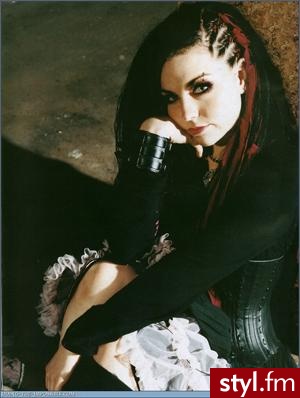 Amy Lee - Długie Fryzury