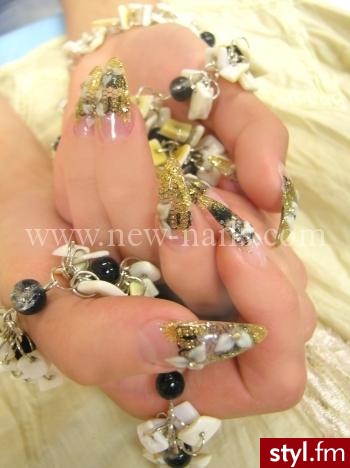 wykonała: Małgorzata Chojka - Instruktor NEW NAILS. SZKOŁA STYLIZACJI PAZNOKCI I SKLEP FIRMOWY NEW NAILS - - ul.Grzybowska 2/1, 00-131 Warszawa tel: +48 22 408 88 61 fax: +48 22 408 88 62 - - szkolenia@new-nails.com www.new-nails.com - Paznokcie