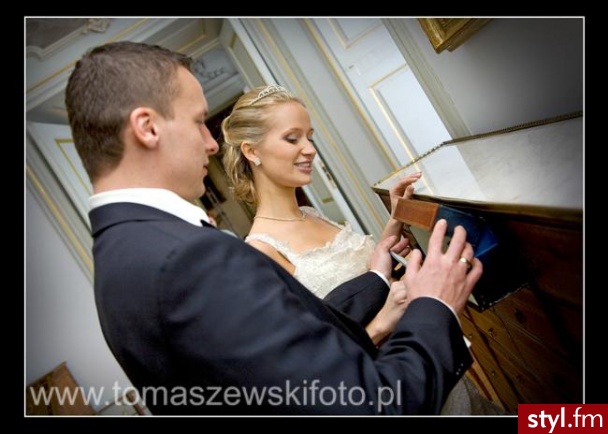 Ślubne Średnie Fryzury