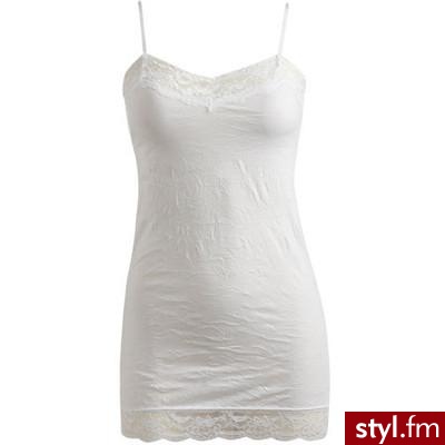 Lace Trim Crinkle Cami - Teen Clothing by Wet Seal - Polyvore. Pobrano ze strony: http://www.polyvore.com/lace_trim_crinkle_cami_teen/thing?id=21706014 - Pozostałe Ciuchy Moda