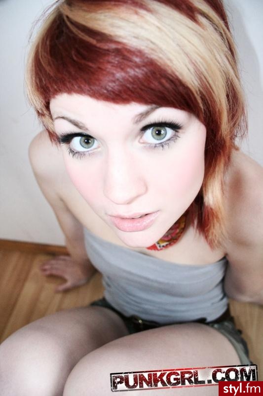 Średnie Fryzury