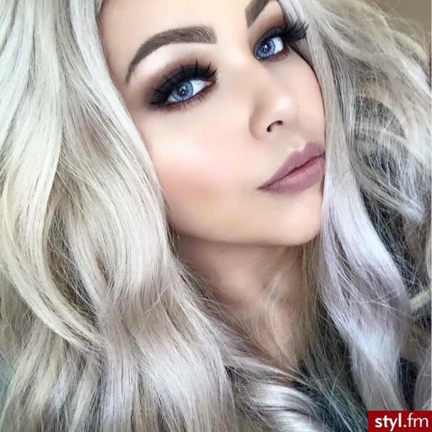 Blond Rozpuszczone Kręcone Na co dzień Długie Fryzury