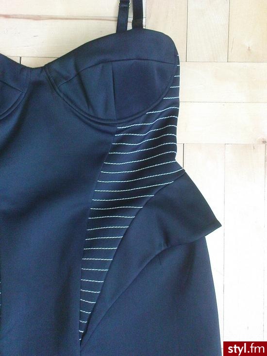 Sukienki Moda