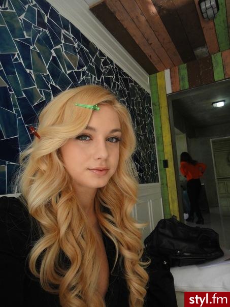 Blond Rozpuszczone Kręcone Na co dzień Długie Fryzury