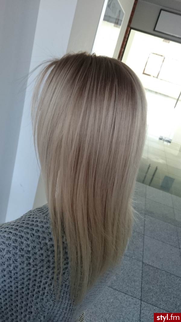 Blond Rozpuszczone Proste Na co dzień Średnie Fryzury