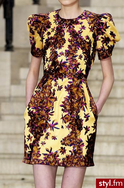 Sukienki Moda