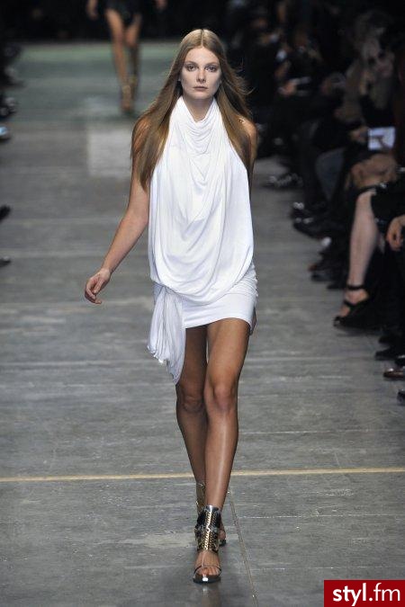 Sukienki Moda