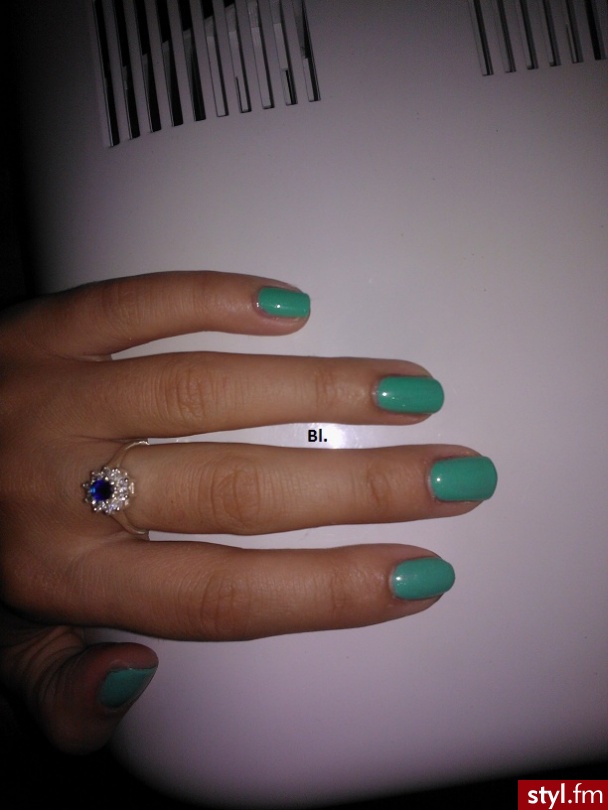 https://www.facebook.com/pages/Blondi-Nails/401325363307849 - Kwadratowe Naturalne Paznokcie