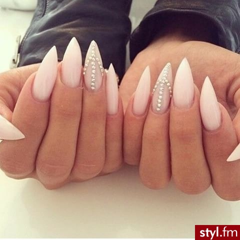 Szpice Paznokcie