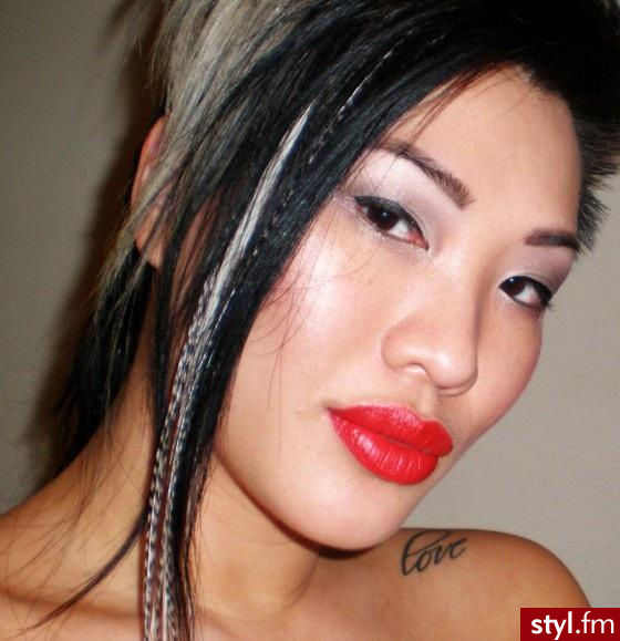 USTA USTA. Revlon Really Red which on my lips is a dupe for MAC Ruby Woo - Makijaże