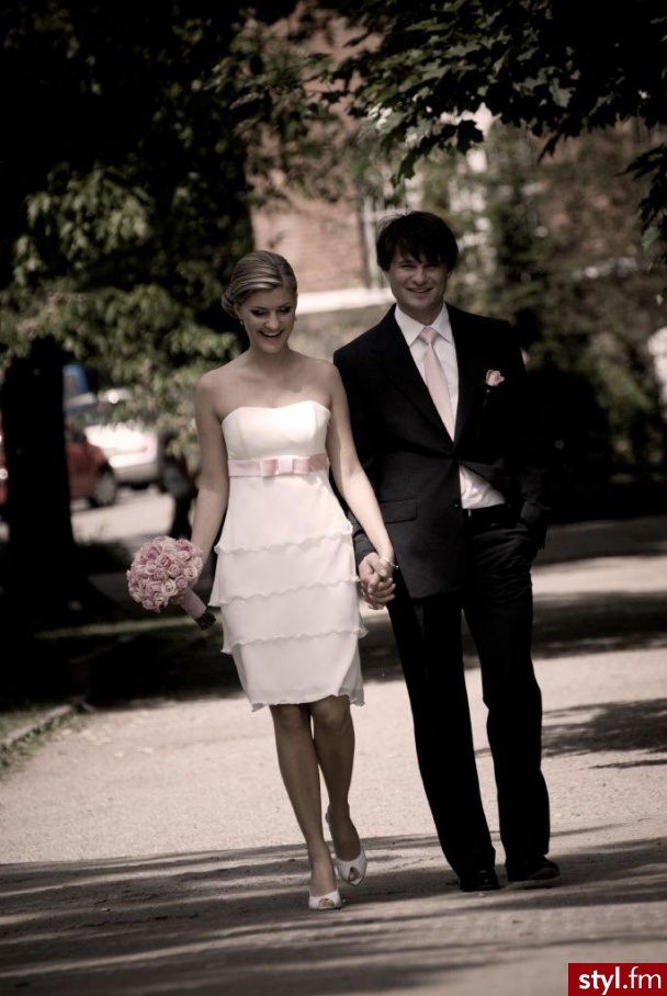 ładnie - skromnie - elegancko ;) - Suknie ślubne Ślub Moda