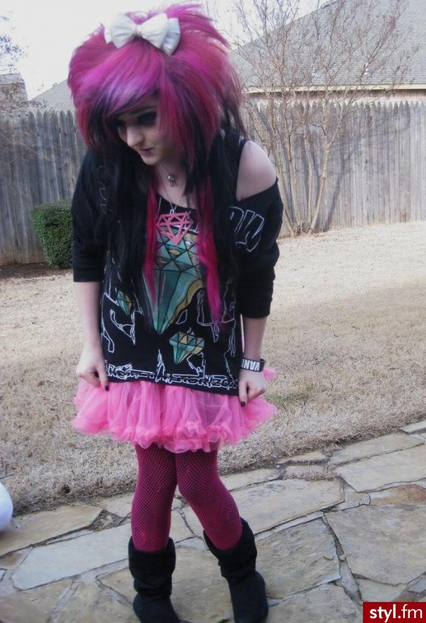 Lore Gore - EMO Alternatywne Średnie Fryzury