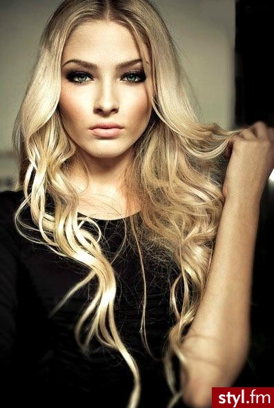 Blond Rozpuszczone Kręcone Na co dzień Długie Fryzury