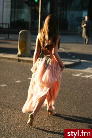 Sukienki Moda