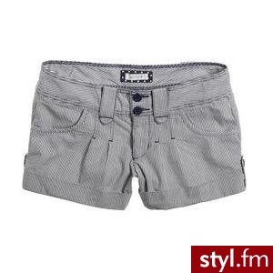 Cudowne,krótkie spodenki zapinene na zamek oraz dwa guziki. Idealne na letnie wyprawy:") - Pozostałe Ciuchy Moda
