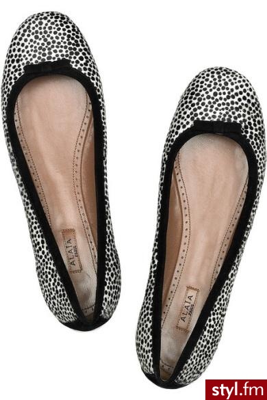 baleriny Alaia. Baleriny Alaia. Cena: 851 euro, czyli około 3 400 zł

Kupisz w sklepie internetowym Net-a-Porter - Pozostałe Buty Moda