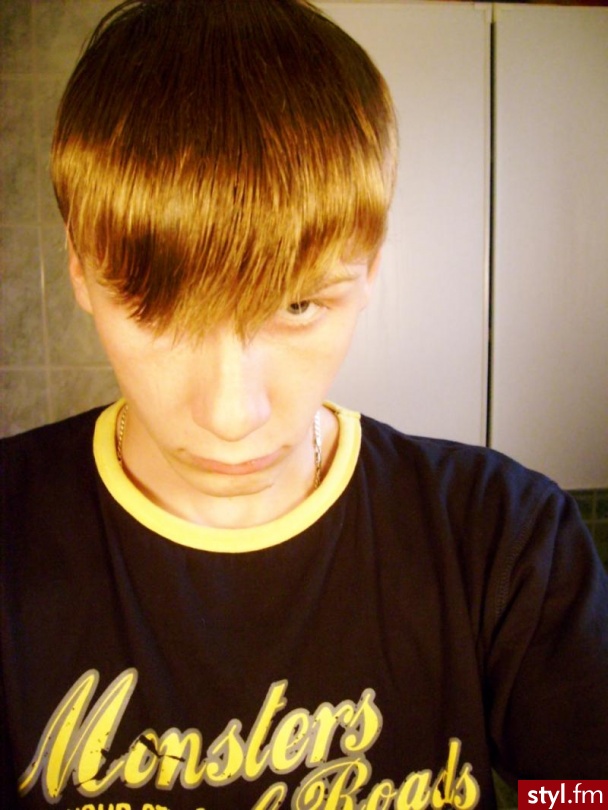 emo :D - Średnie Męskie Fryzury