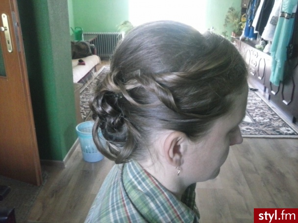 Blond Upięcie Kręcone Wieczorowe Średnie Fryzury