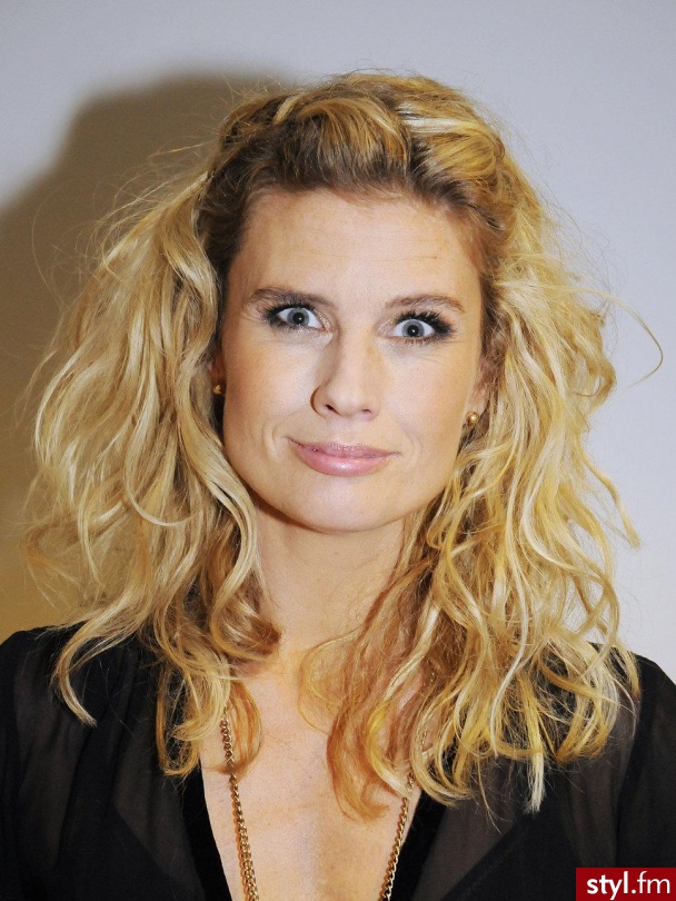 Średnie Fryzury