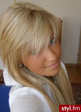 Średnie Fryzury