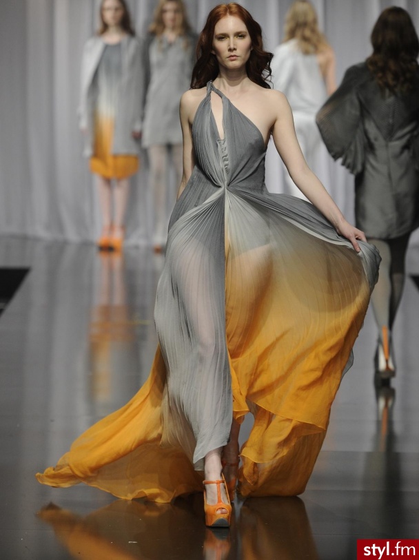 Sukienki Moda