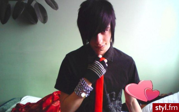 zdjecie pochodzi z Jedynej mojej strony jaką posiadam!!Nie mam zadnych fotek.pl, naszej klasy, grona, i innych badziewi!
http://vampirefreaks.com/Silent_Scream_PL - EMO Alternatywne Średnie Fryzury