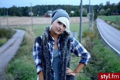 fryzury-grzywki - Średnie Fryzury