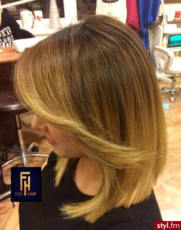 Sombre z Olaplex http://forhairsobieski.pl/ - Blond Rozpuszczone Proste z grzywką Na co dzień Średnie Fryzury