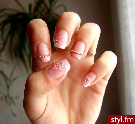 Pink French - Paznokcie