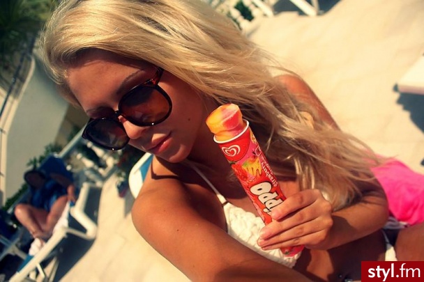 Blond Rozpuszczone Kręcone Na co dzień Średnie Fryzury