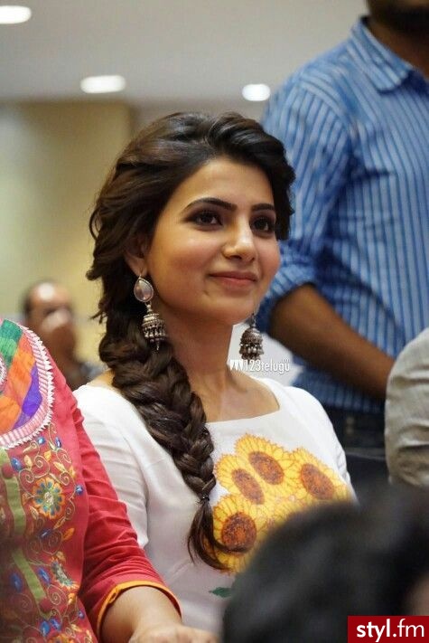 Wieczorowe Średnie Fryzury