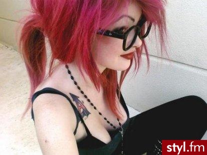 Ku*wa napisałam się tyle i się nie zmiesiclo xd totez pisze komentarz... - EMO Alternatywne Średnie Fryzury