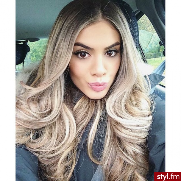 Blond Rozpuszczone Kręcone Na co dzień Długie Fryzury