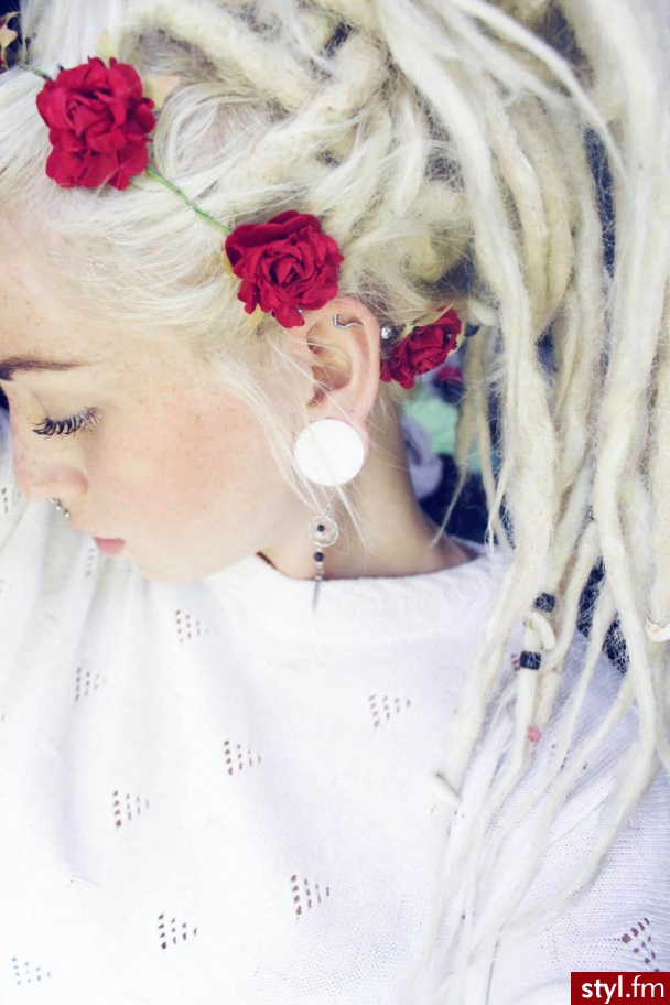 Blond Dredy Alternatywne Długie Fryzury