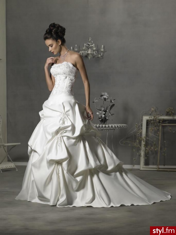 http://cgi.ebay.com/Style-Wedding-Dress-Bridal-Gown-Custom-SZ-4-8-10-12-14_W0QQitemZ180375932769QQcmdZViewItemQQptZWedding_Dresses?hash=item29ff3e4f61&_trksid=p3286.c0.m14 - Suknie ślubne Ślub Moda
