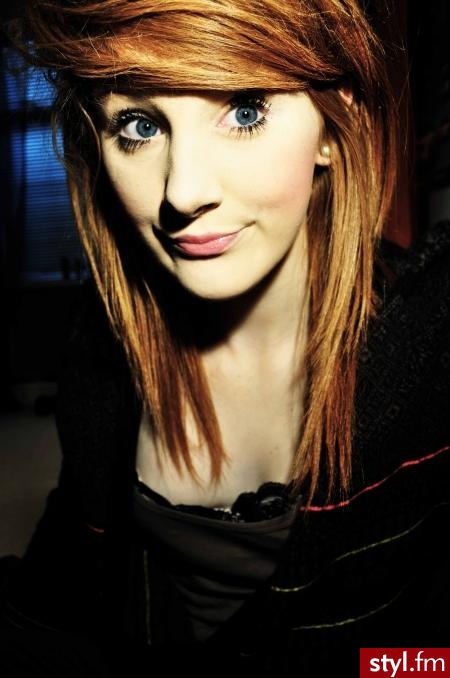 mia H. - Średnie Fryzury