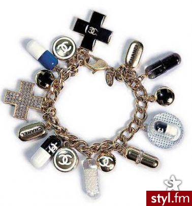 Chanel w pigułce ; )))) - Pozostałe Dodatki Moda